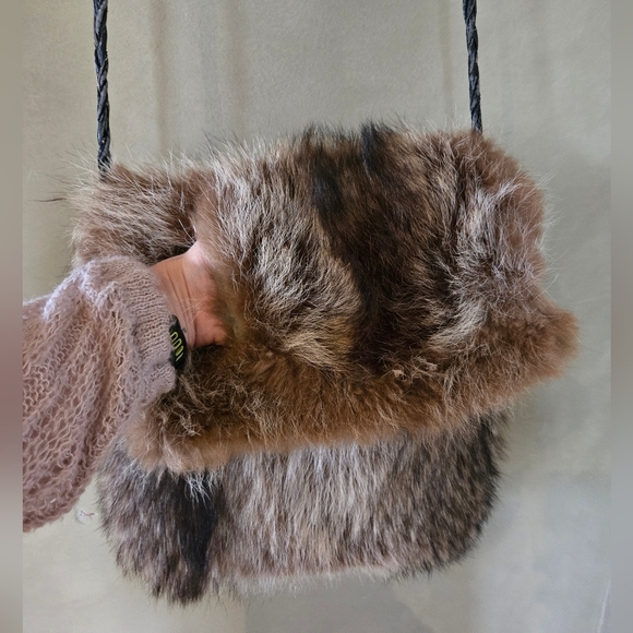 VINTAGE!! RoyE | Luxurious Brown Fur Shoulder Bag - Picture 2 of 9